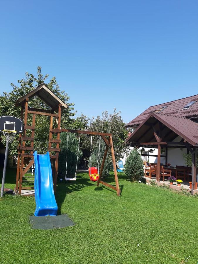 Casa De Oaspeti Laura Rîşnov المظهر الخارجي الصورة