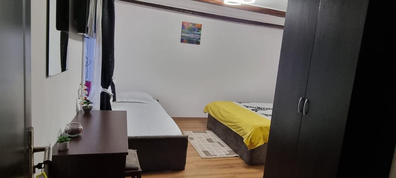 Casa De Oaspeti Laura Rîşnov المظهر الخارجي الصورة